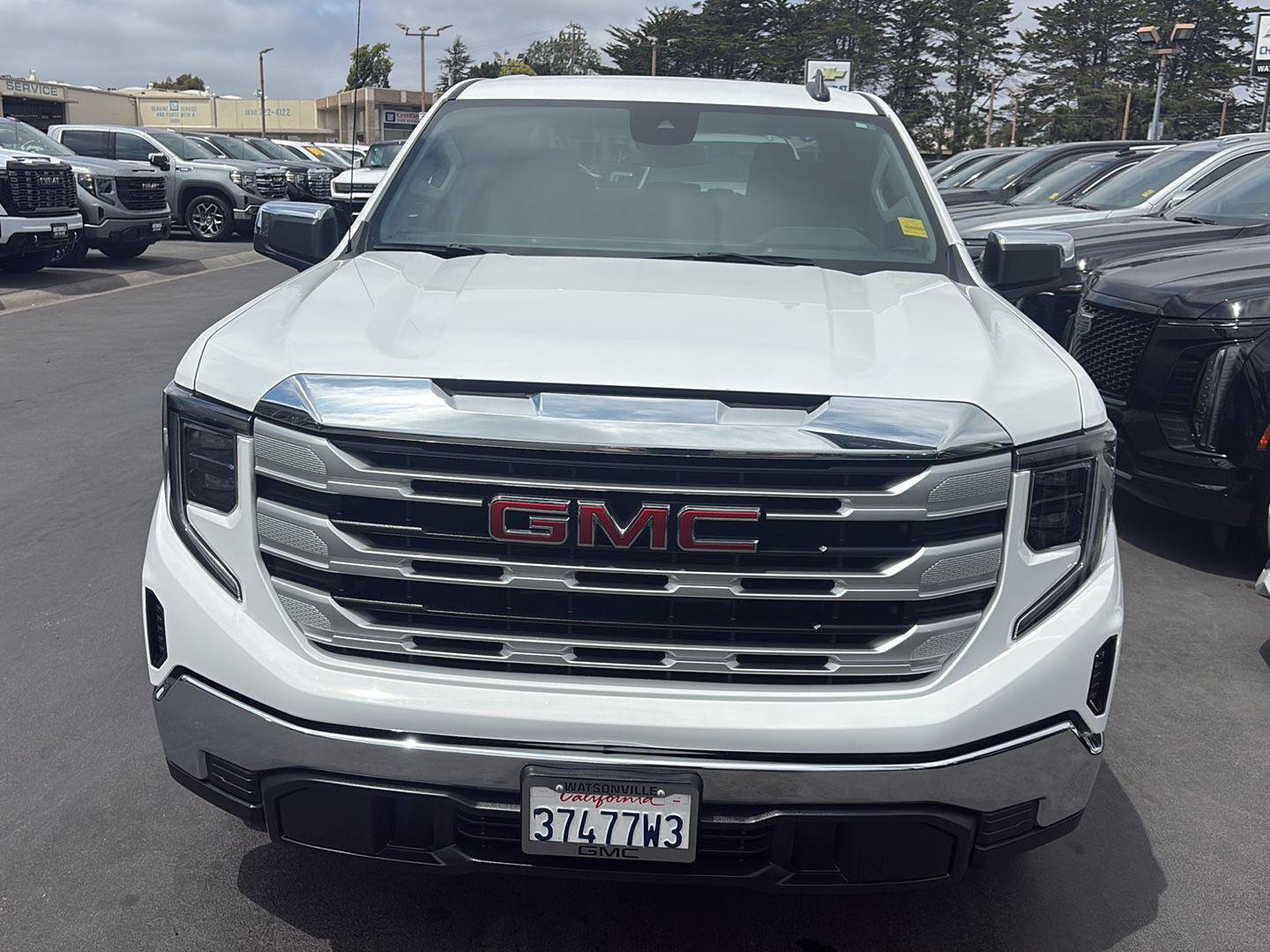Used 2023 GMC Sierra 1500 SLE RWD image 2