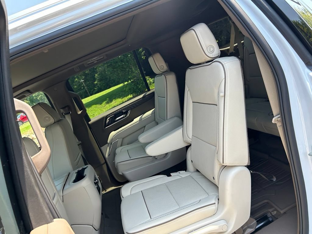 Used 2026 GMC Yukon XL Denali w/ Sun & Power Step Package AWD/4WD image 44
