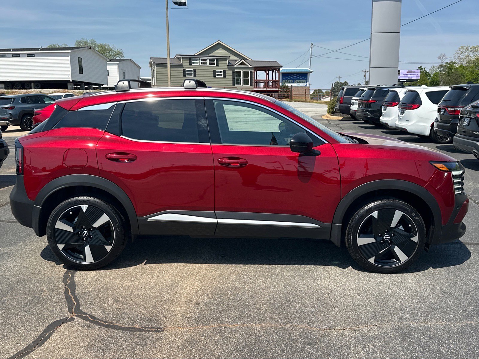Used 2026 Nissan Kicks SR w/ Interior Electronics Package image 2