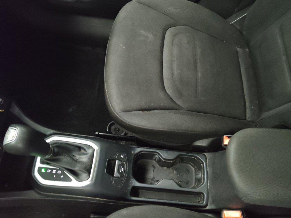 Used 2020 Jeep Renegade Latitude FWD image 26