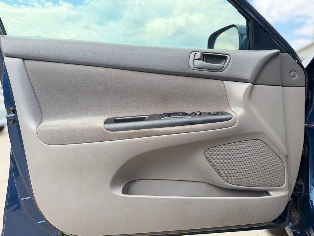 Used 2005 Toyota Camry LE FWD image 13