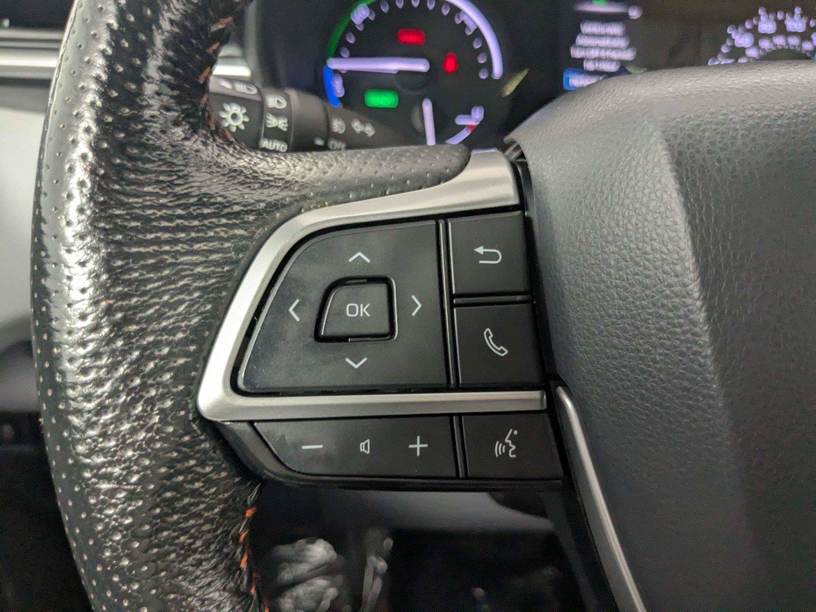 Used 2021 Toyota Sienna XSE AWD/4WD image 18