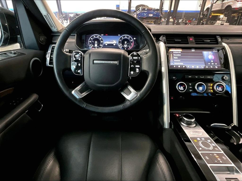 Used 2020 Land Rover Discovery HSE AWD/4WD image 18