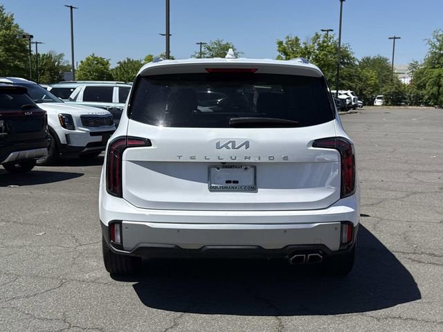 Used 2023 Kia Telluride EX w/ EX Captain's Chair Package image 3
