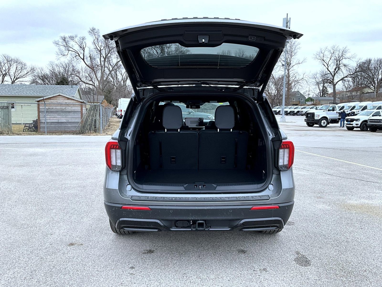 New 2026 Ford Explorer ST-Line w/ ST-Line Street Pack image 9