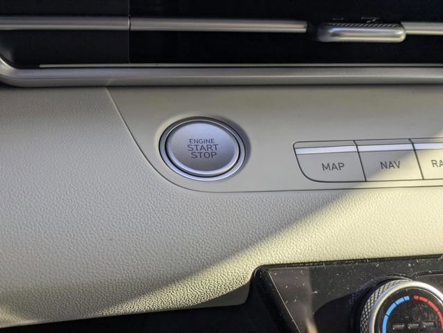 New 2026 Hyundai Elantra Limited image 39