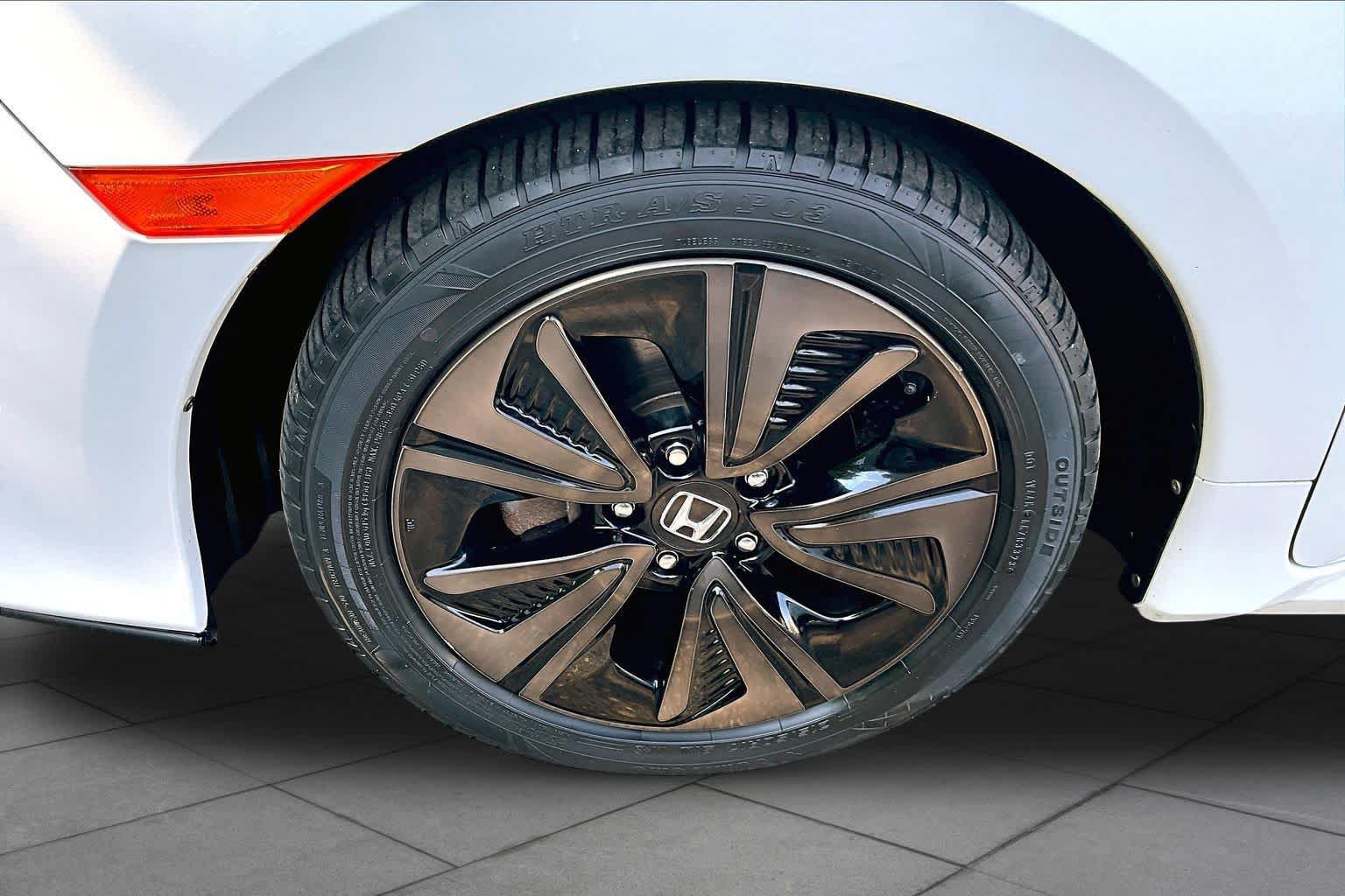 Used 2018 Honda Civic EX image 11