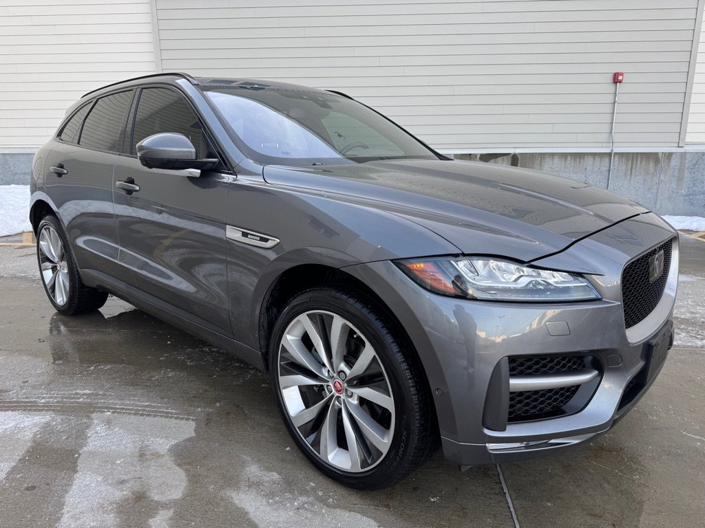 Used 2017 Jaguar F-PACE R-Sport image 1