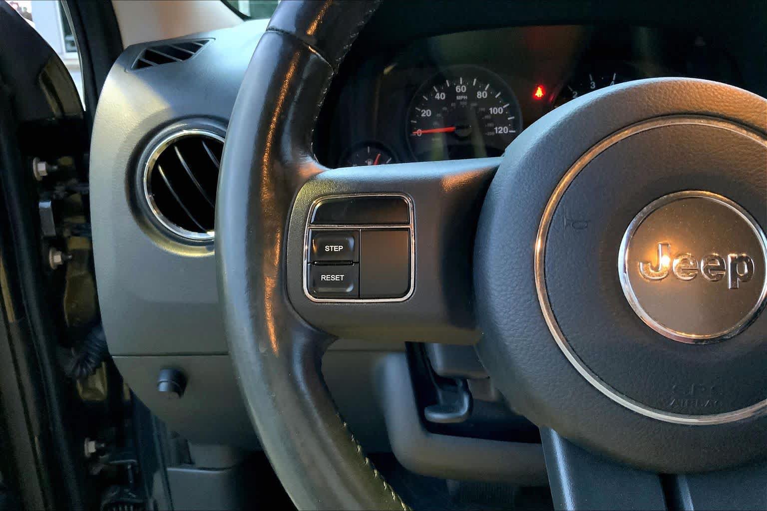 Used 2011 Jeep Patriot Latitude AWD/4WD image 22
