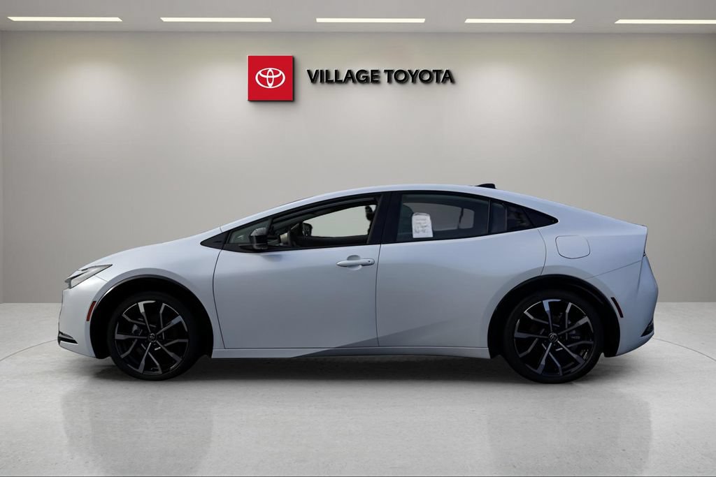New 2026 Toyota Prius Plug-In Hybrid FWD image 2