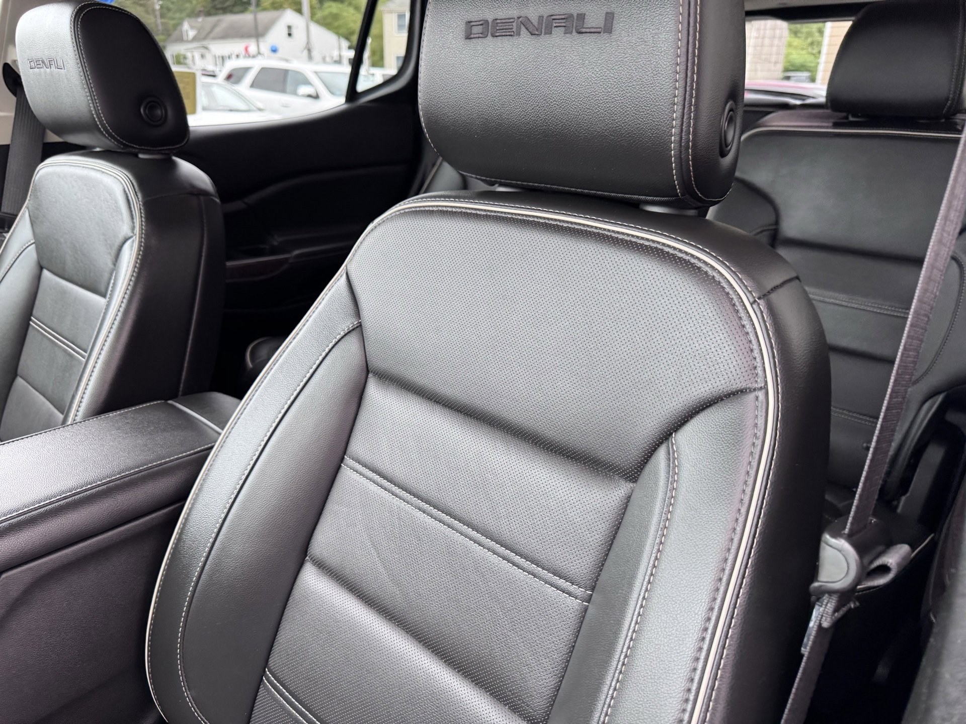 Used 2023 GMC Acadia Denali image 26