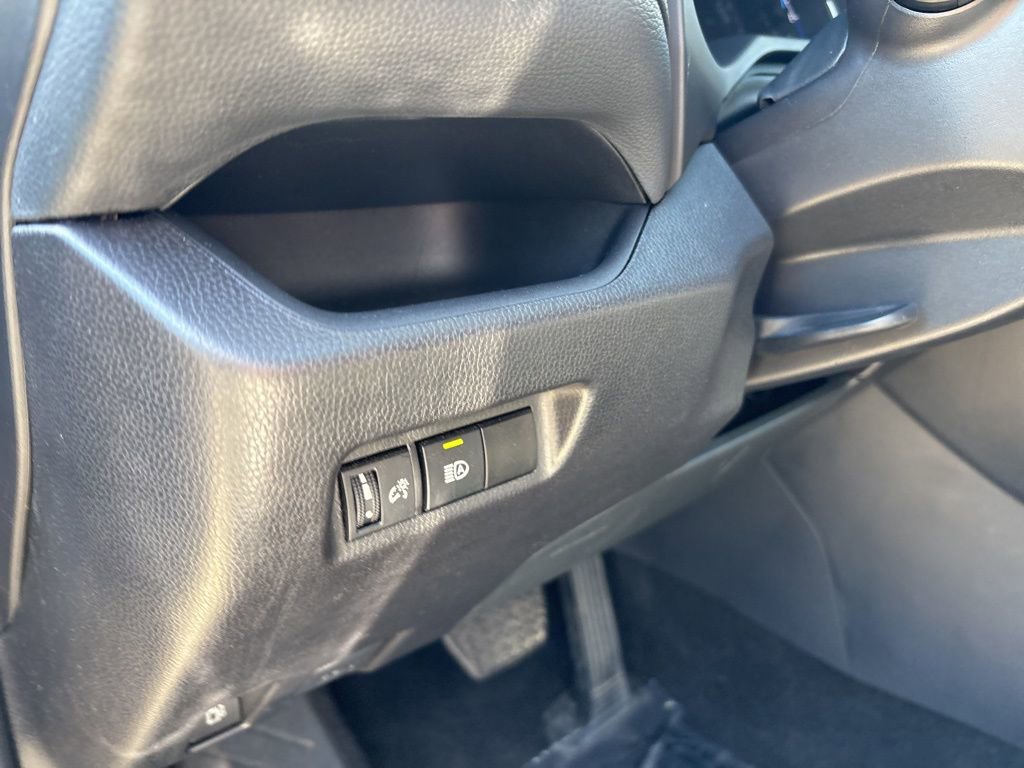 Used 2025 Toyota RAV4 XLE AWD/4WD image 43