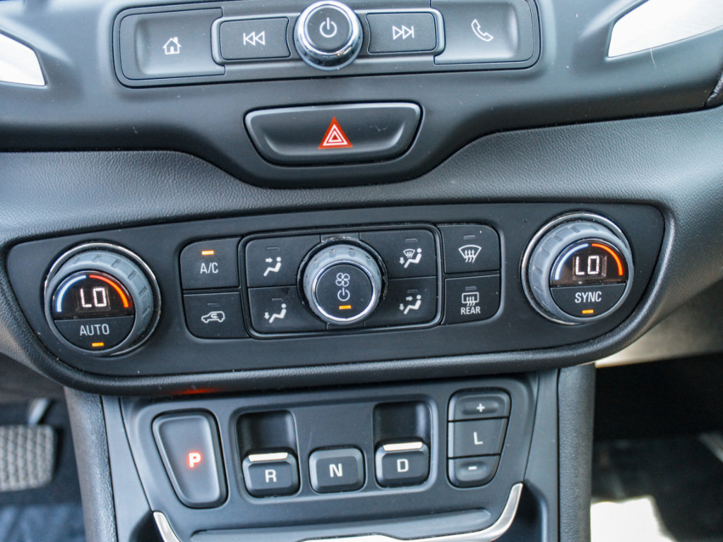 Used 2020 GMC Terrain SLE w/ Driver Convenience Package FWD image 20