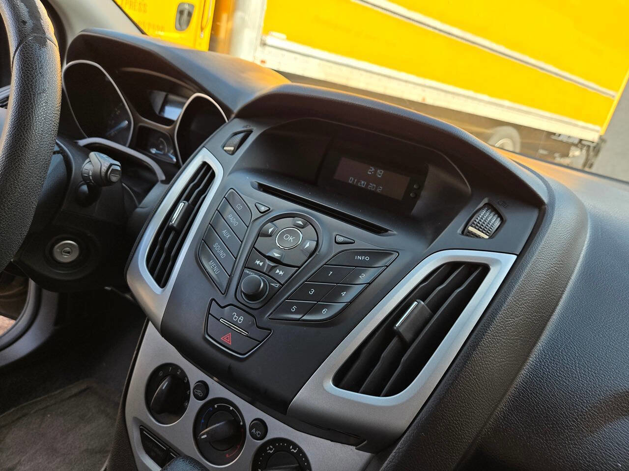 Used 2012 Ford Focus SE image 41