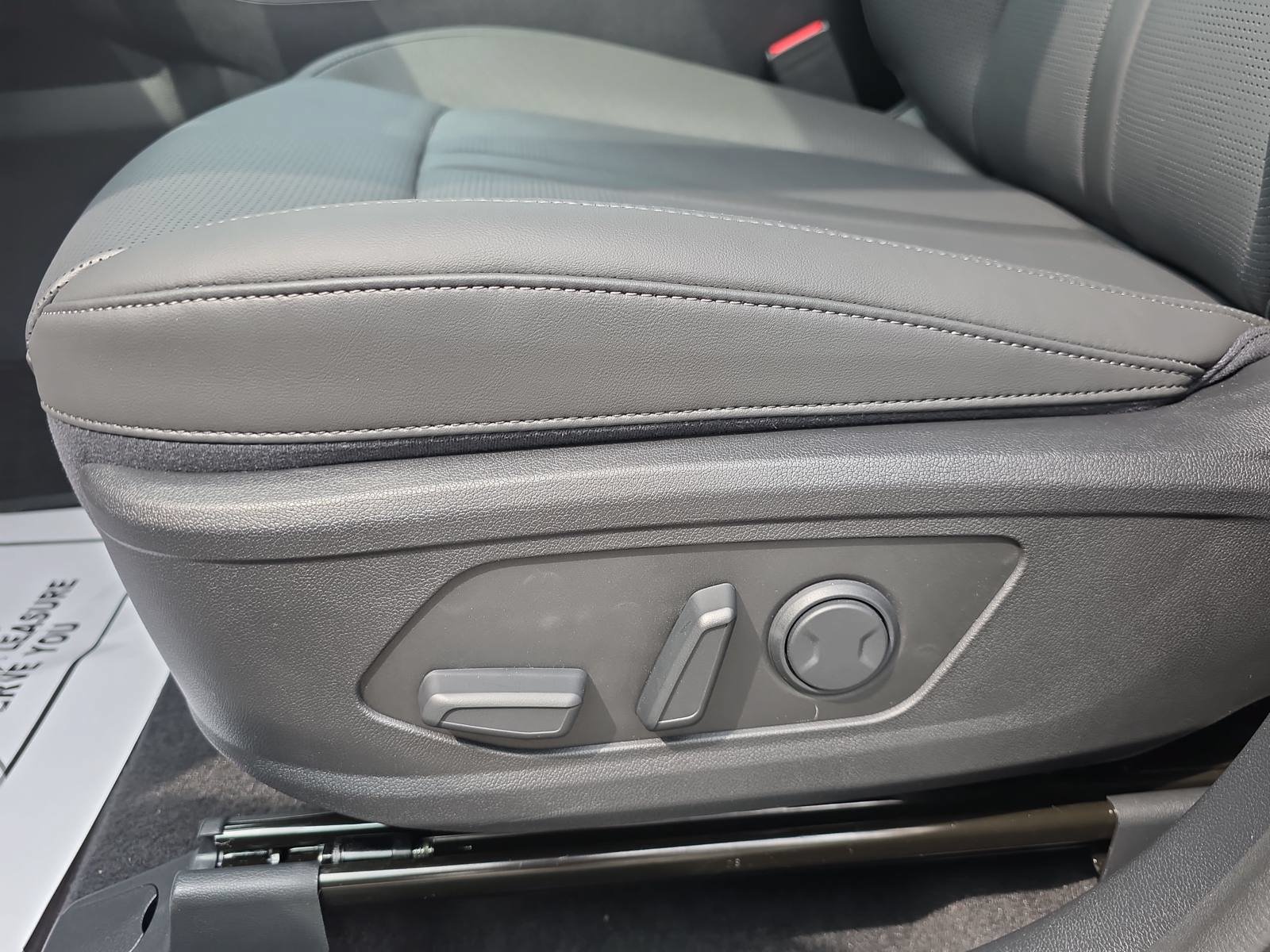 New 2026 Kia Sorento S w/ S Panoramic Sunroof Package FWD image 29