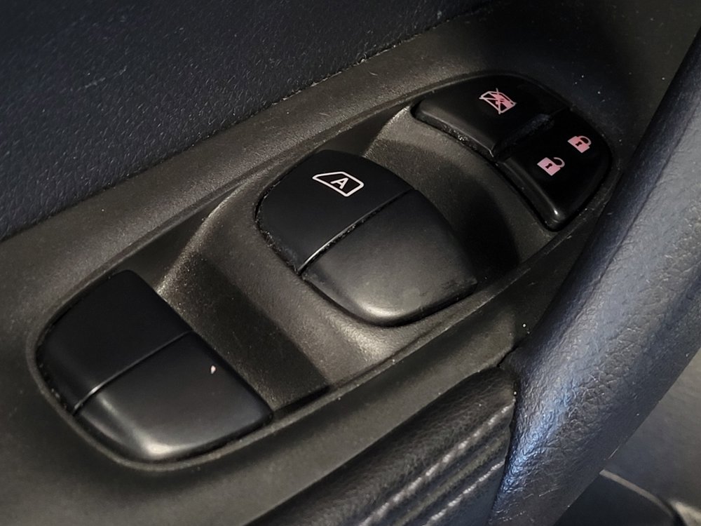 Used 2020 Nissan Rogue SV AWD/4WD image 27