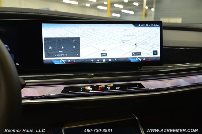 Used 2025 BMW 750e xDrive w/ Premium Package AWD/4WD image 35