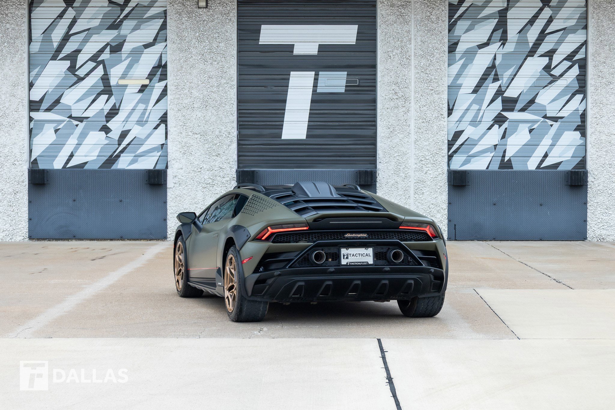 Used 2024 Lamborghini Huracan Sterrato AWD/4WD image 14