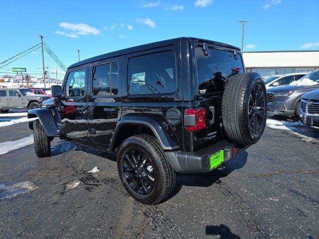 Used 2025 Jeep Wrangler Unlimited Sahara w/ Safety Group image 4