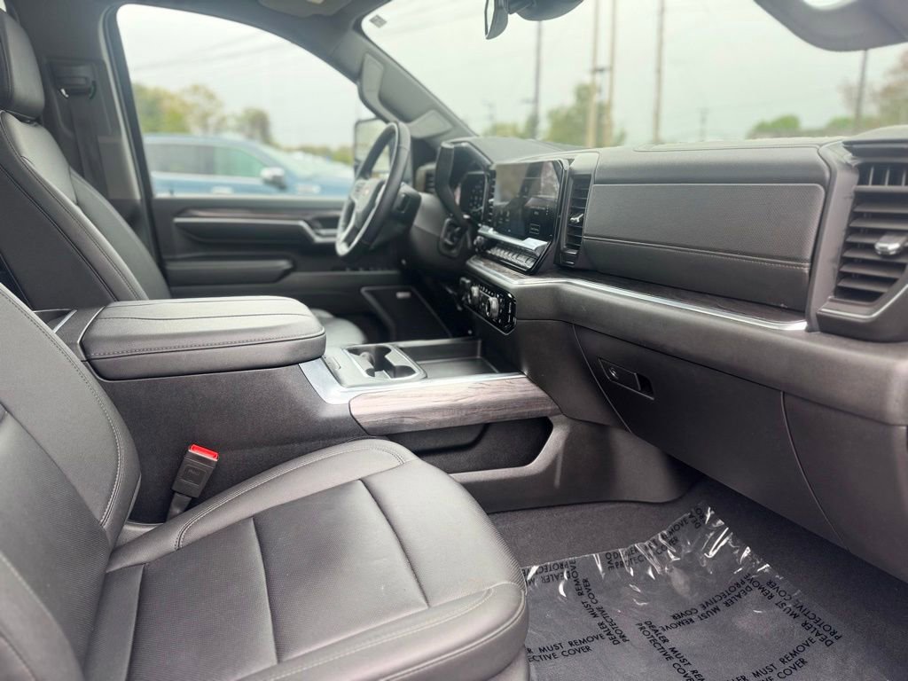 Used 2024 Chevrolet Silverado 2500 LTZ w/ LTZ Plus Package AWD/4WD image 10