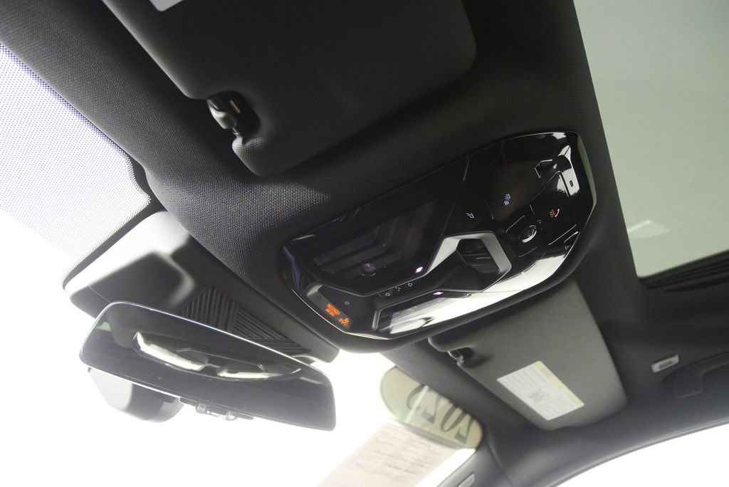 Certified 2025 BMW 530i image 24