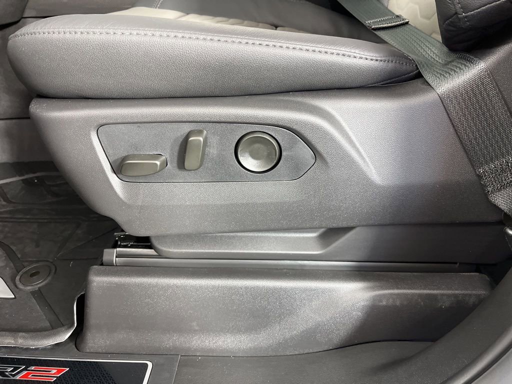 New 2026 Chevrolet Silverado 2500 ZR2 w/ LPO, Dark Essentials Package image 27