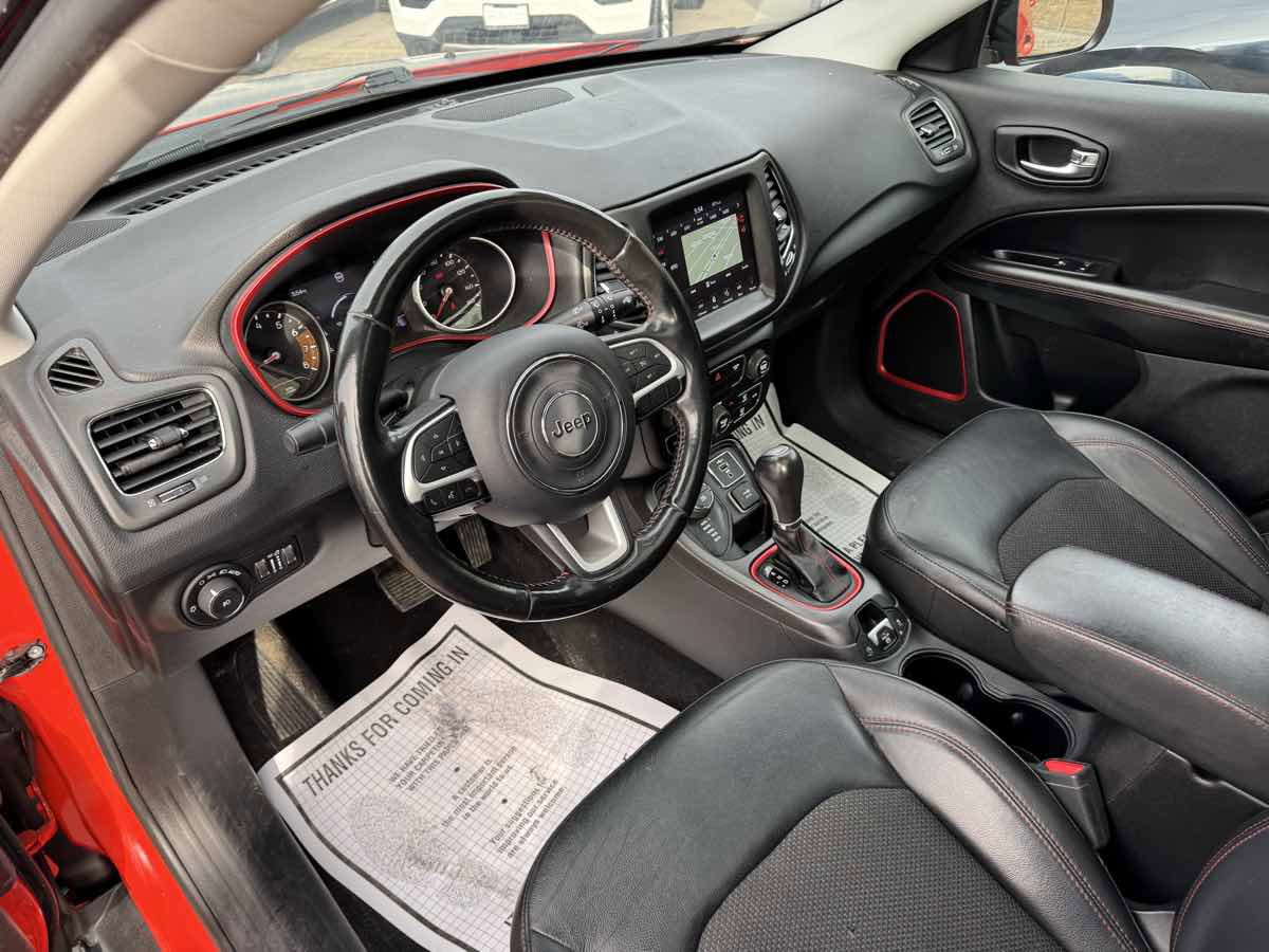 Used 2019 Jeep Compass Trailhawk w/ Cold Weather Group image 11