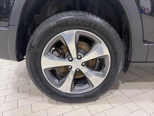 Used 2020 Jeep Cherokee Limited AWD/4WD image 23