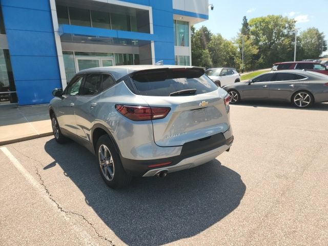 Used 2025 Chevrolet Blazer LT AWD/4WD image 13
