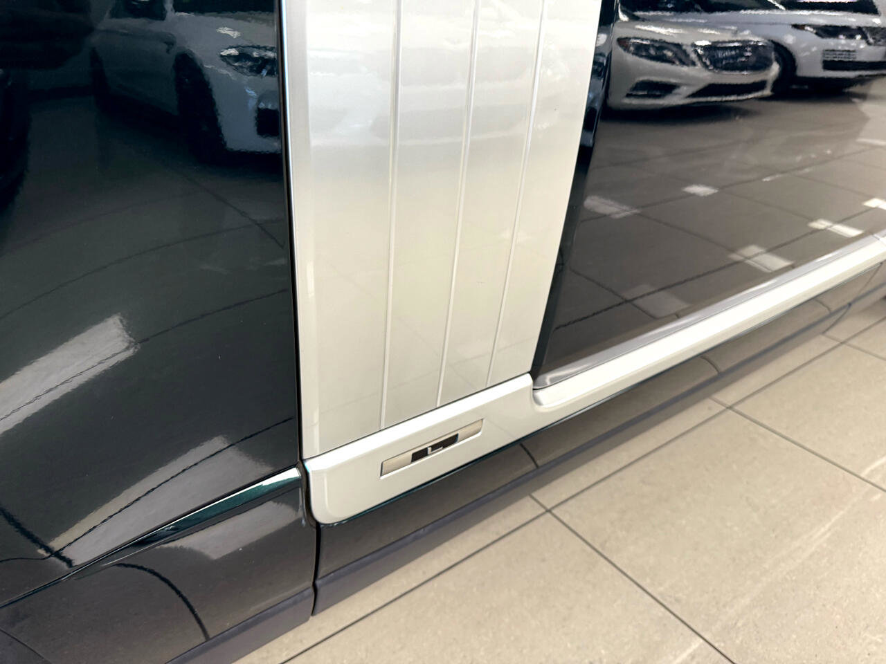 Used 2019 Land Rover Range Rover Long Wheelbase Autobiography image 40