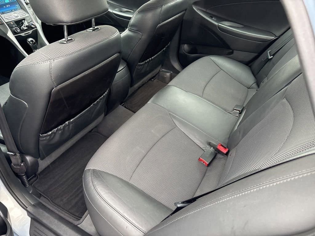 Used 2013 Hyundai Sonata SE w/ Navigation & Sunroof Pkg image 16