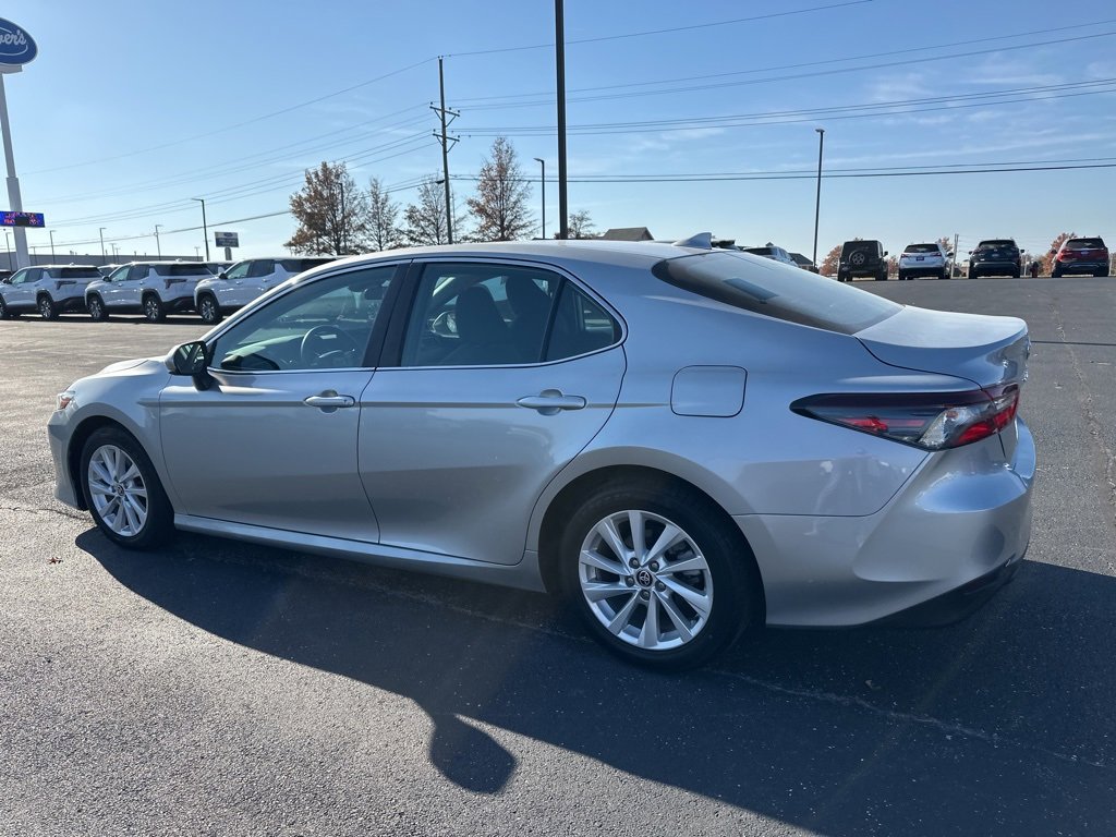 Used 2024 Toyota Camry LE image 4