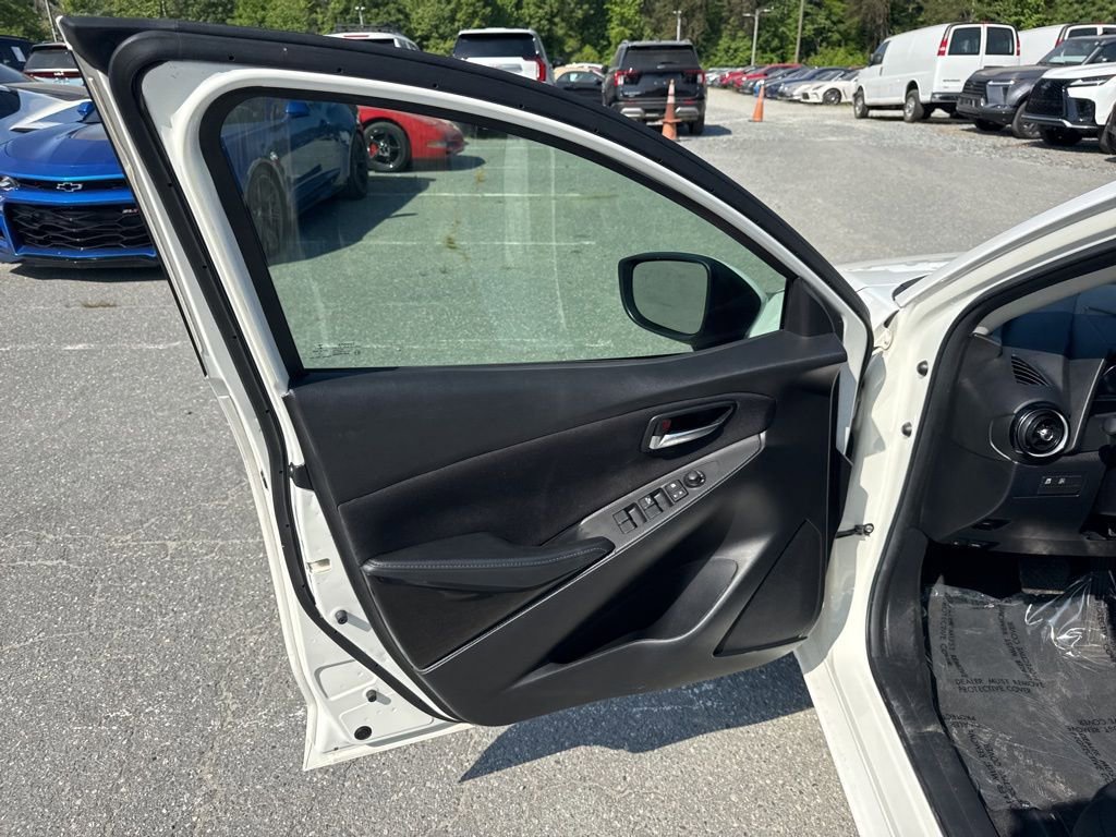 Used 2016 Scion iA FWD image 23