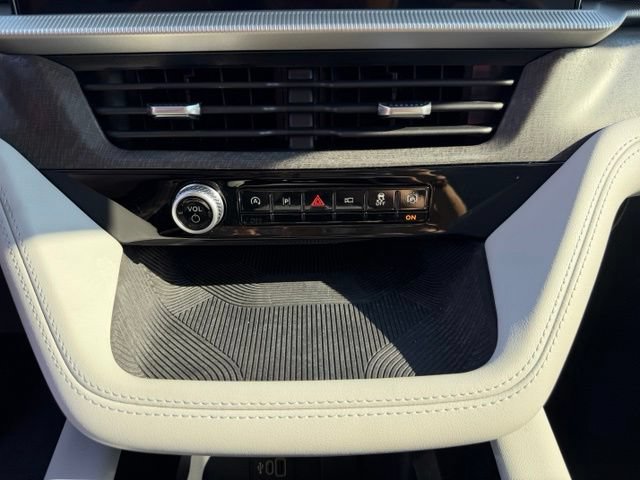 Used 2026 Ford Explorer Platinum w/ LUX Leather Package AWD/4WD image 20