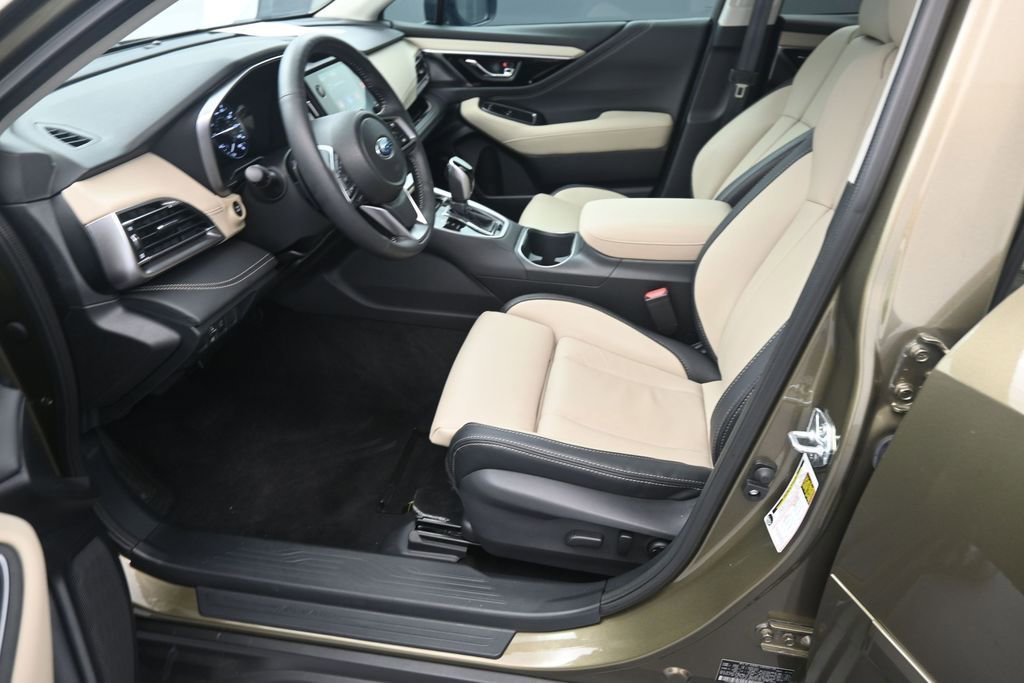 Used 2025 Subaru Outback Limited AWD/4WD image 17