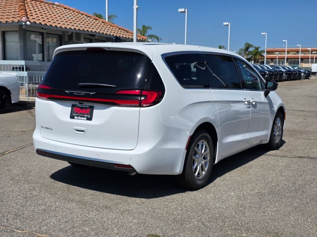 New 2027 Chrysler Pacifica Select w/ Family Tech Group FWD image 4