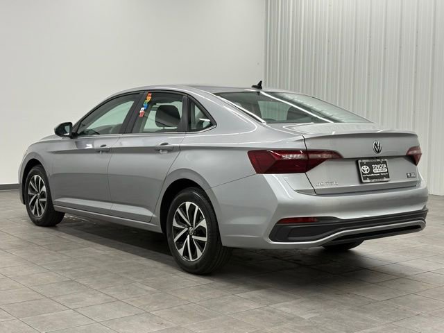Used 2023 Volkswagen Jetta S image 4