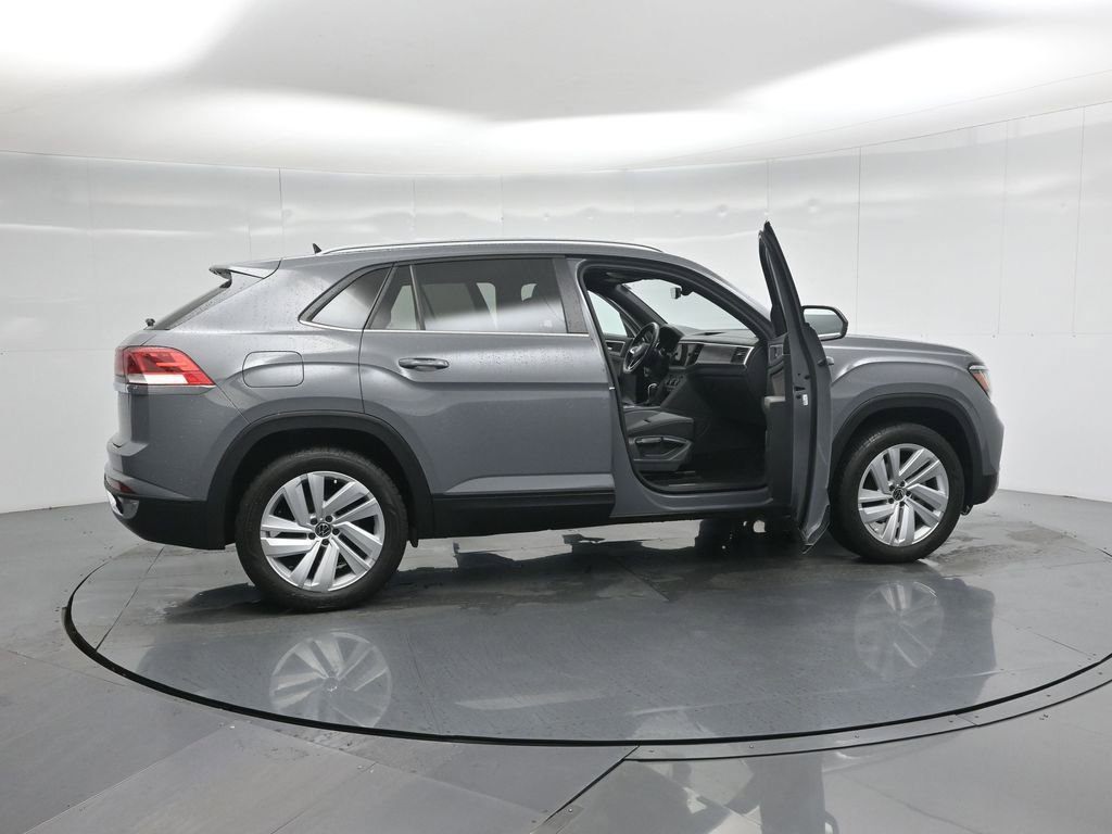 Used 2021 Volkswagen Atlas Cross Sport SE w/ Panoramic Sunroof Package image 5