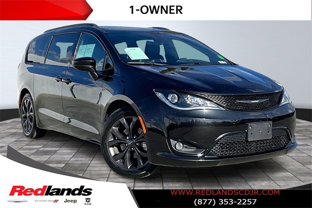 Used 2018 Chrysler Pacifica Touring-L w/ Premium Audio Group