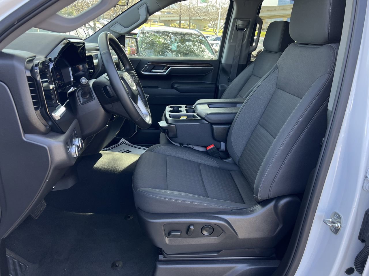 Used 2025 GMC Sierra 1500 Elevation image 26