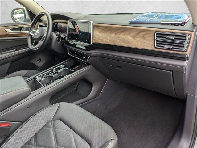 Used 2025 Volkswagen Atlas SE image 21