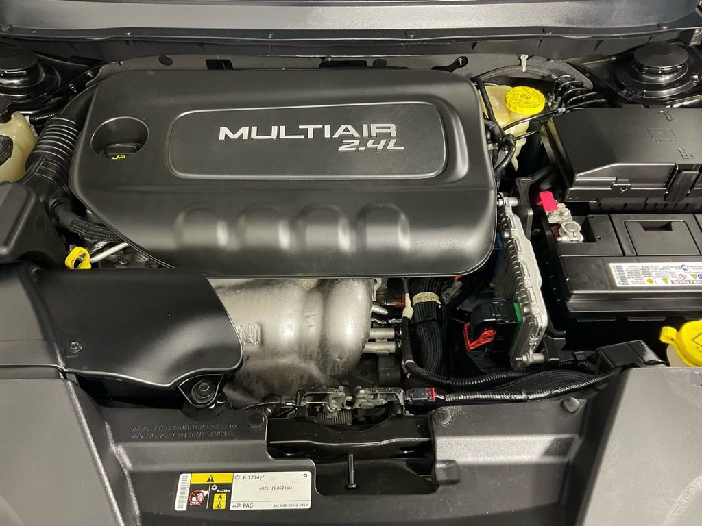 Used 2015 Jeep Cherokee Latitude w/ Cold Weather Group image 9