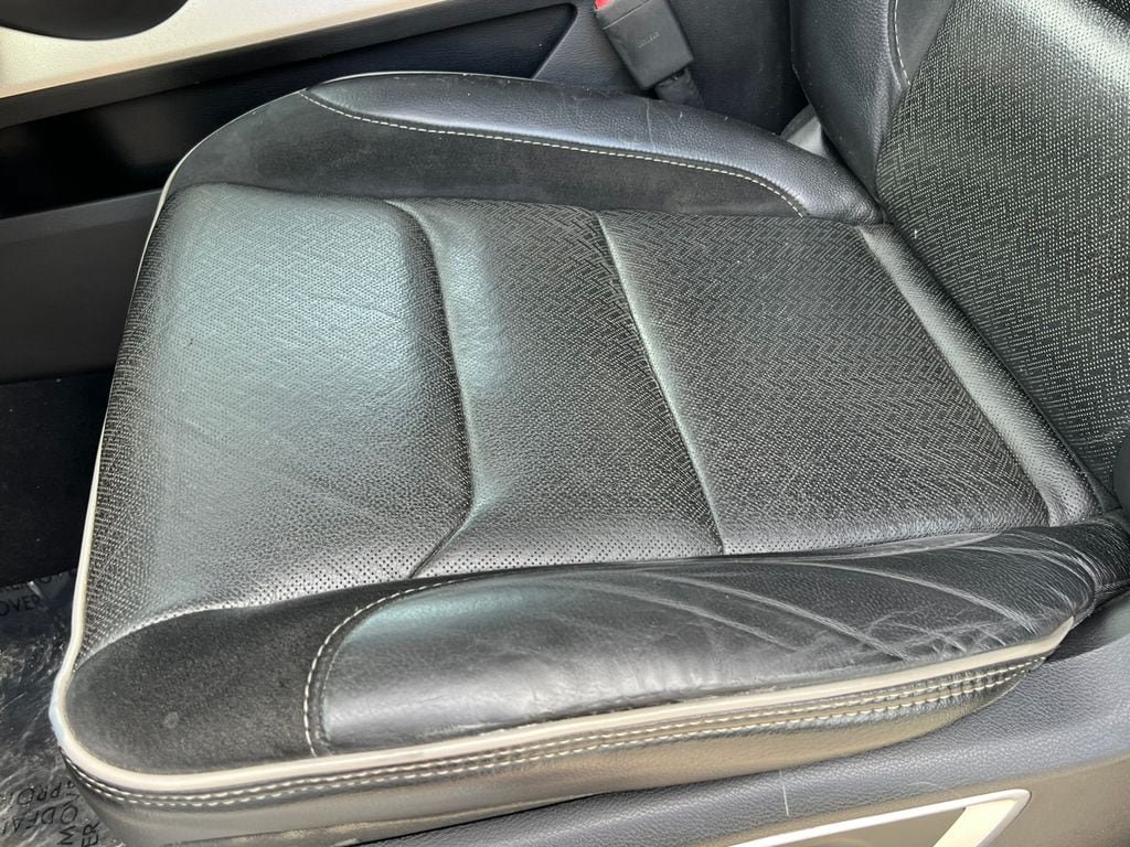 Used 2019 RAM 1500 Laramie AWD/4WD image 14