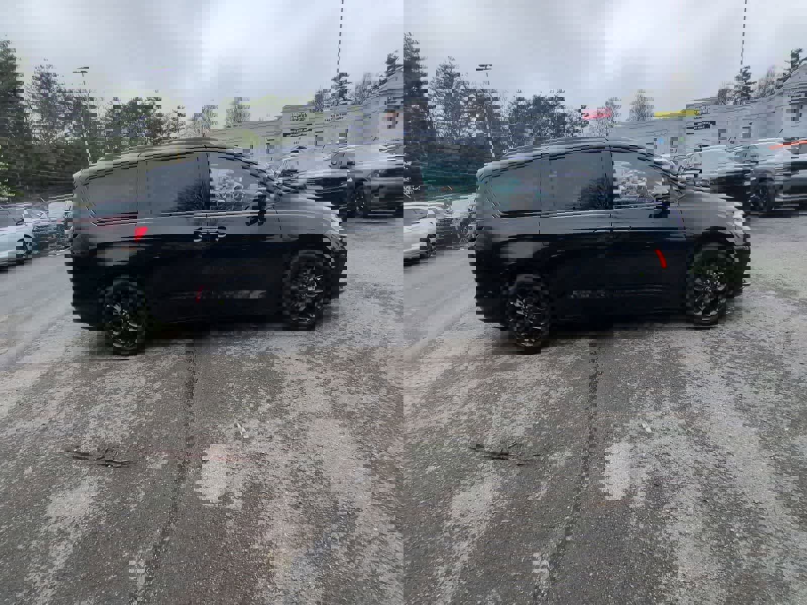 New 2026 Chrysler Pacifica Limited image 9