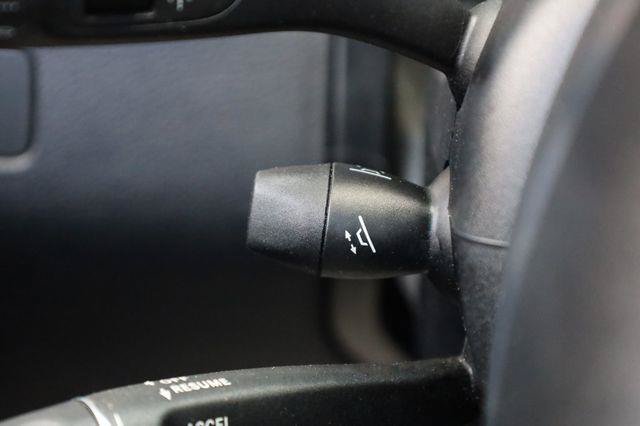 Used 2015 Mercedes-Benz GL 550 4MATIC image 37