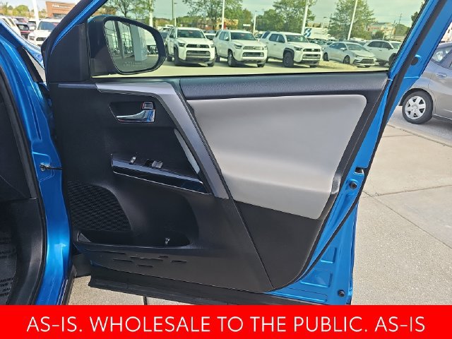 Used 2018 Toyota RAV4 Limited FWD image 39