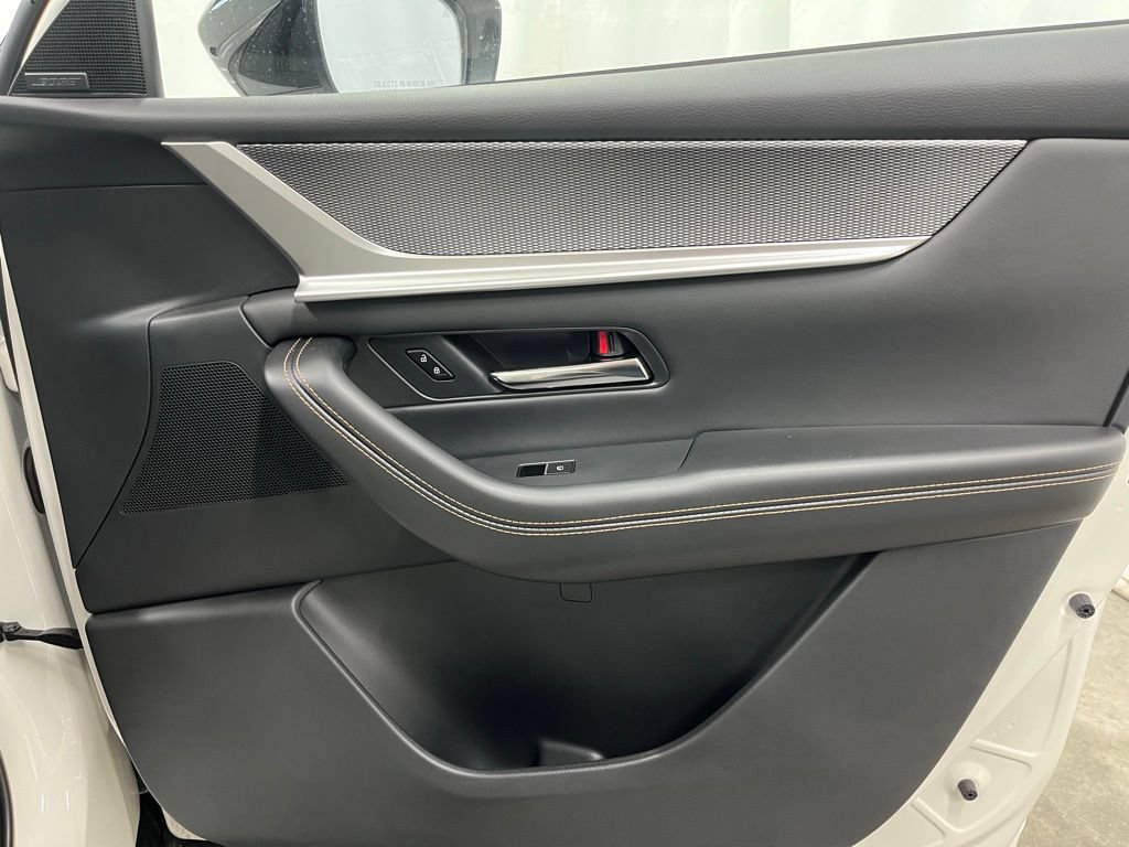 New 2025 MAZDA CX-70 Plug-In Hybrid w/ Premium Plus AWD/4WD image 11