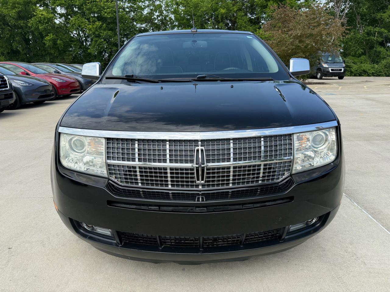 Used 2009 Lincoln MKX AWD image 2