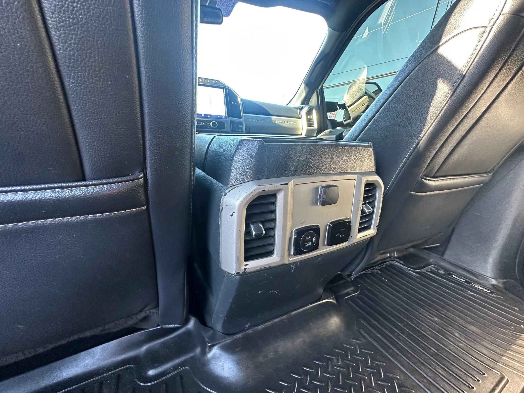 Used 2022 Ford F250 Lariat w/ Black Appearance Package AWD/4WD image 40
