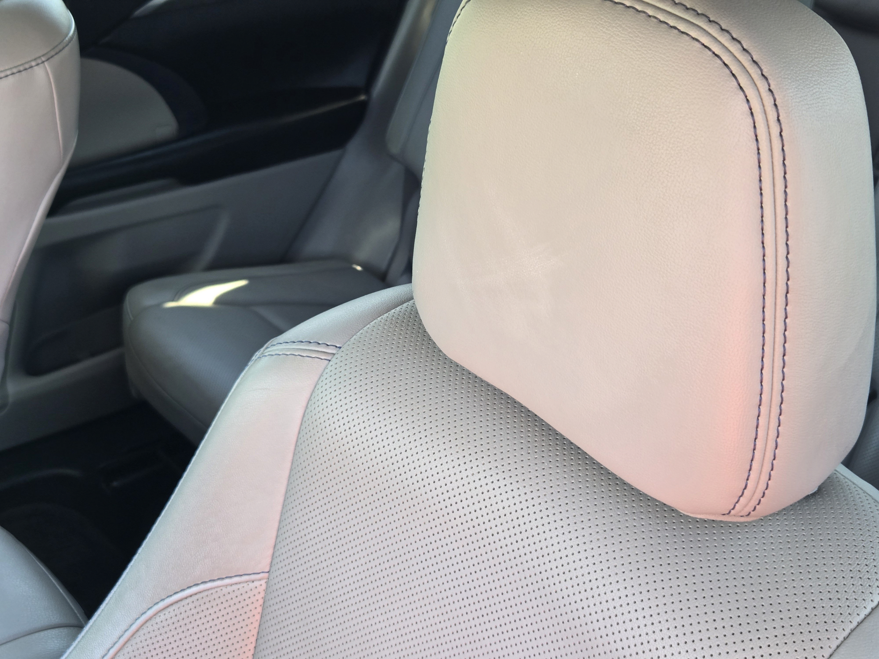 Used 2018 Toyota Highlander Limited FWD image 25